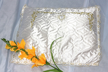 Подушка "Комби стеж/атлас с вышивкой"